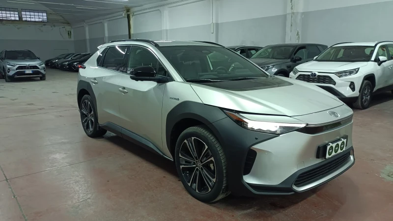 Toyota bZ4X ОЧАКВАН ВНОС/НОВА/AWD/JBL/Led/Kless/Гаранция, снимка 3 - Автомобили и джипове - 53387424