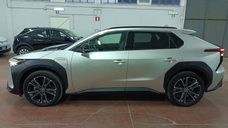 Toyota bZ4X ОЧАКВАН ВНОС/НОВА/AWD/JBL/Led/Kless/Гаранция, снимка 7 - Автомобили и джипове - 53387424