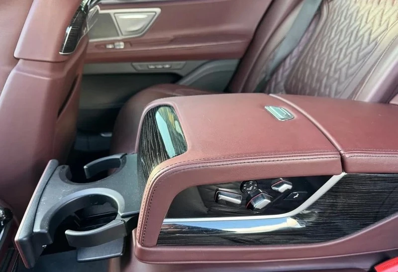 BMW 730 d xDrive  M- Paket, снимка 12 - Автомобили и джипове - 53342550