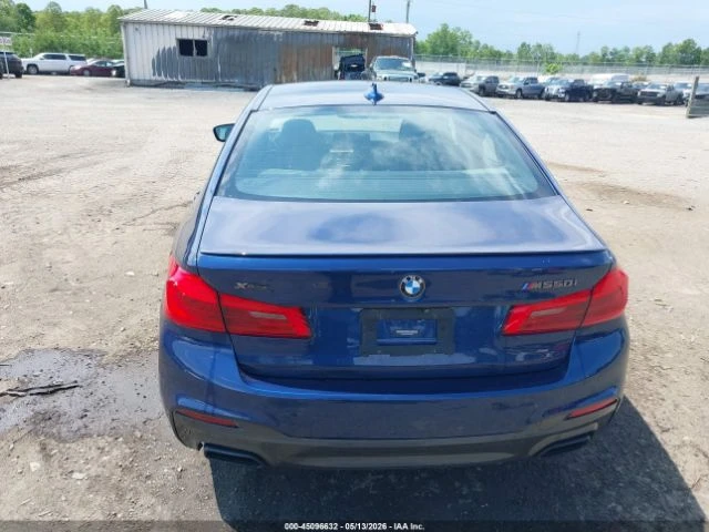 BMW 550 * M550I XDRIVE* ПОДГРЕВ* ОБДУХВАНЕ* HEAD-UP* ШИБИД, снимка 15 - Автомобили и джипове - 54624129