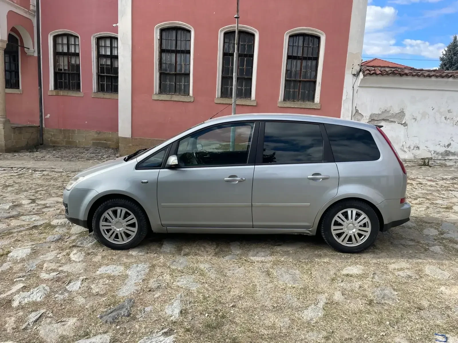 Ford C-max 1.6TDCI 109ks\GHIA - изображение 2