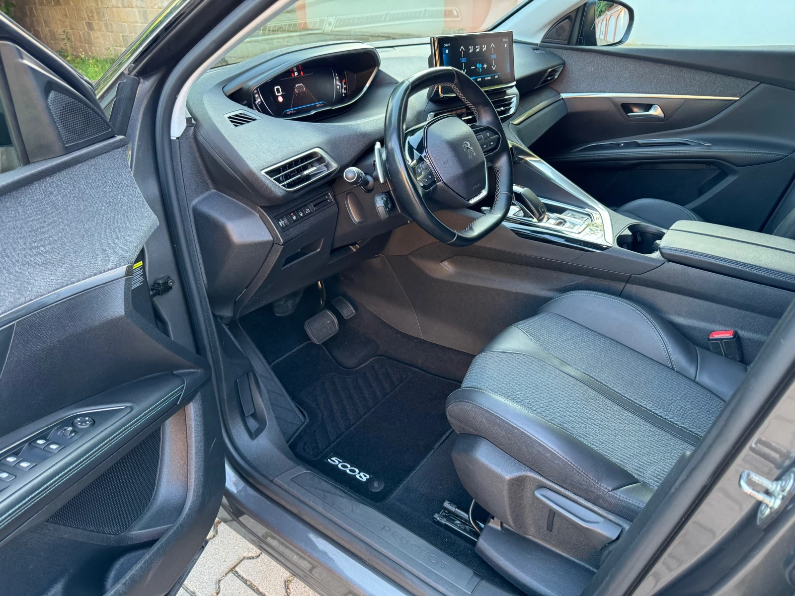 Peugeot 5008 BLUEHDI/2022Г./EAT8/Led/7местен/156000km - изображение 8