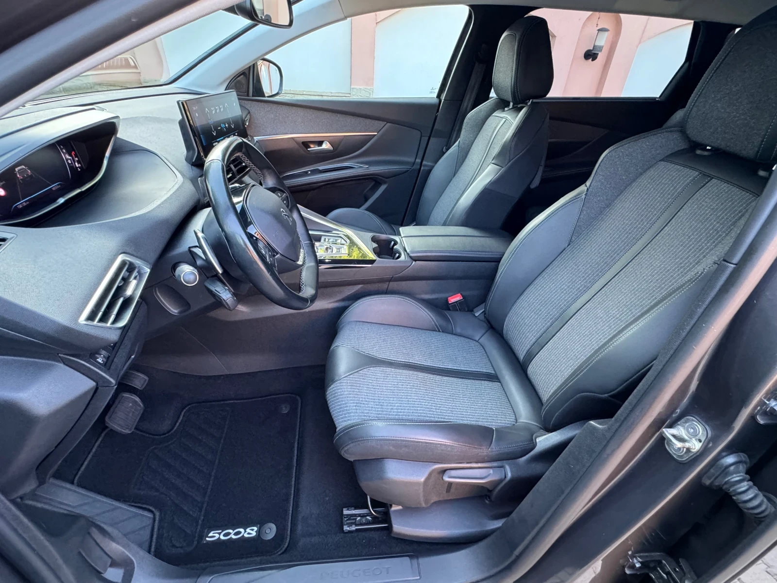 Peugeot 5008 BLUEHDI/2022Г./EAT8/Led/7местен/156000km - изображение 9