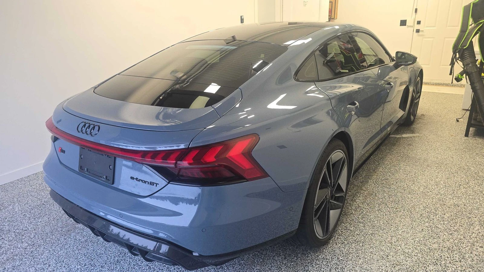 Audi E-Tron GT CARFAX АВТО КРЕДИТ  - изображение 6