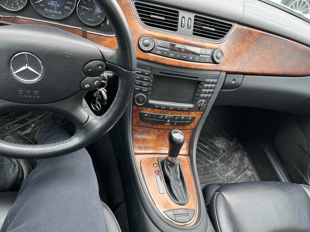 Mercedes-Benz CLS * 5.0L * CARFAX * ЦЕНА ДО БГ - изображение 9