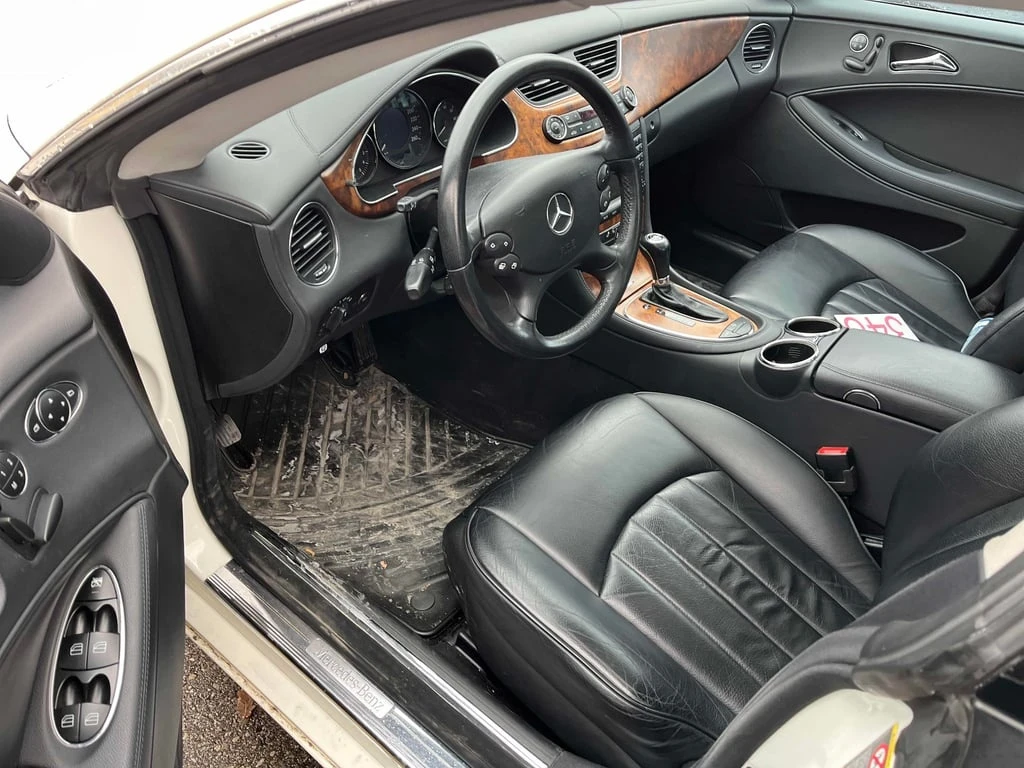 Mercedes-Benz CLS * 5.0L * CARFAX * ЦЕНА ДО БГ - изображение 7