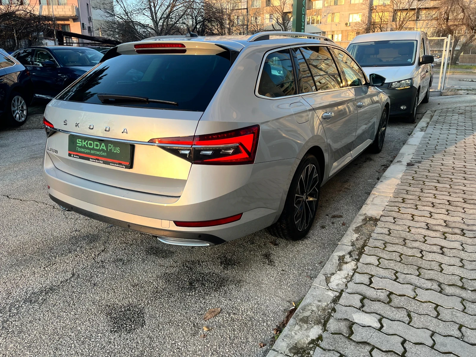 Skoda Superb 2.0 TSI 7DSG  - изображение 3