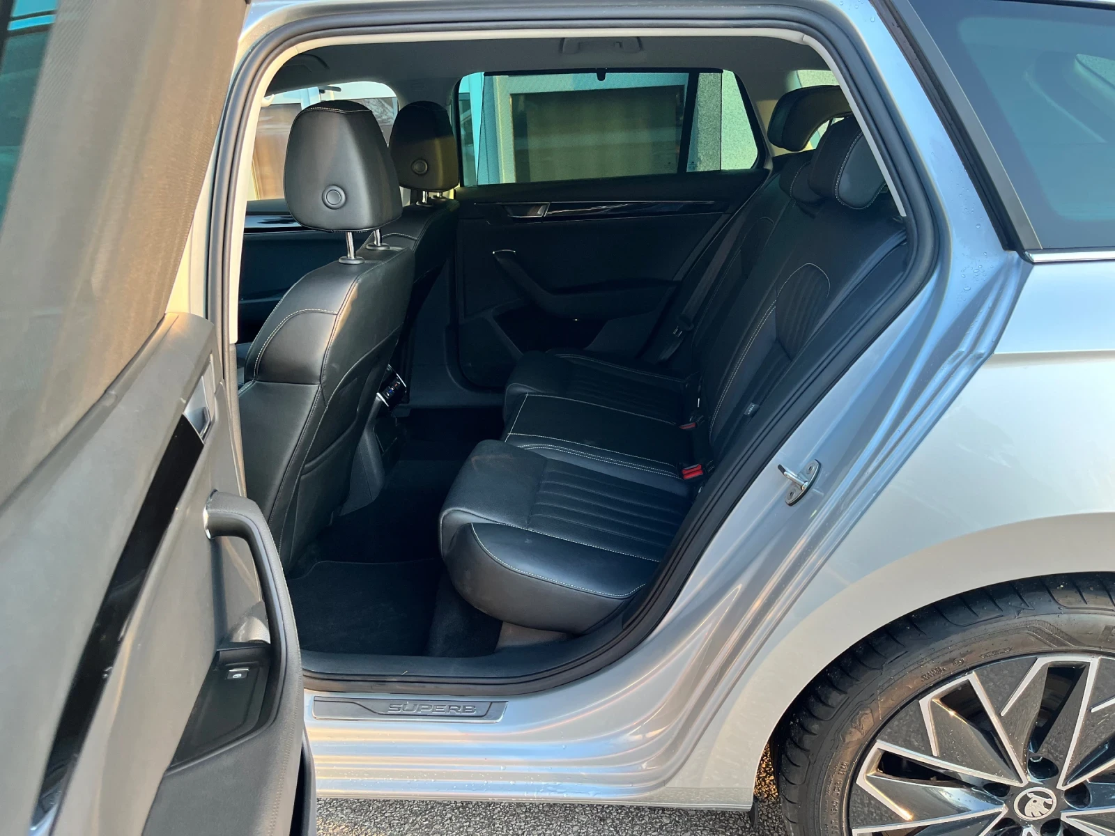 Skoda Superb 2.0 TSI 7DSG  - изображение 5