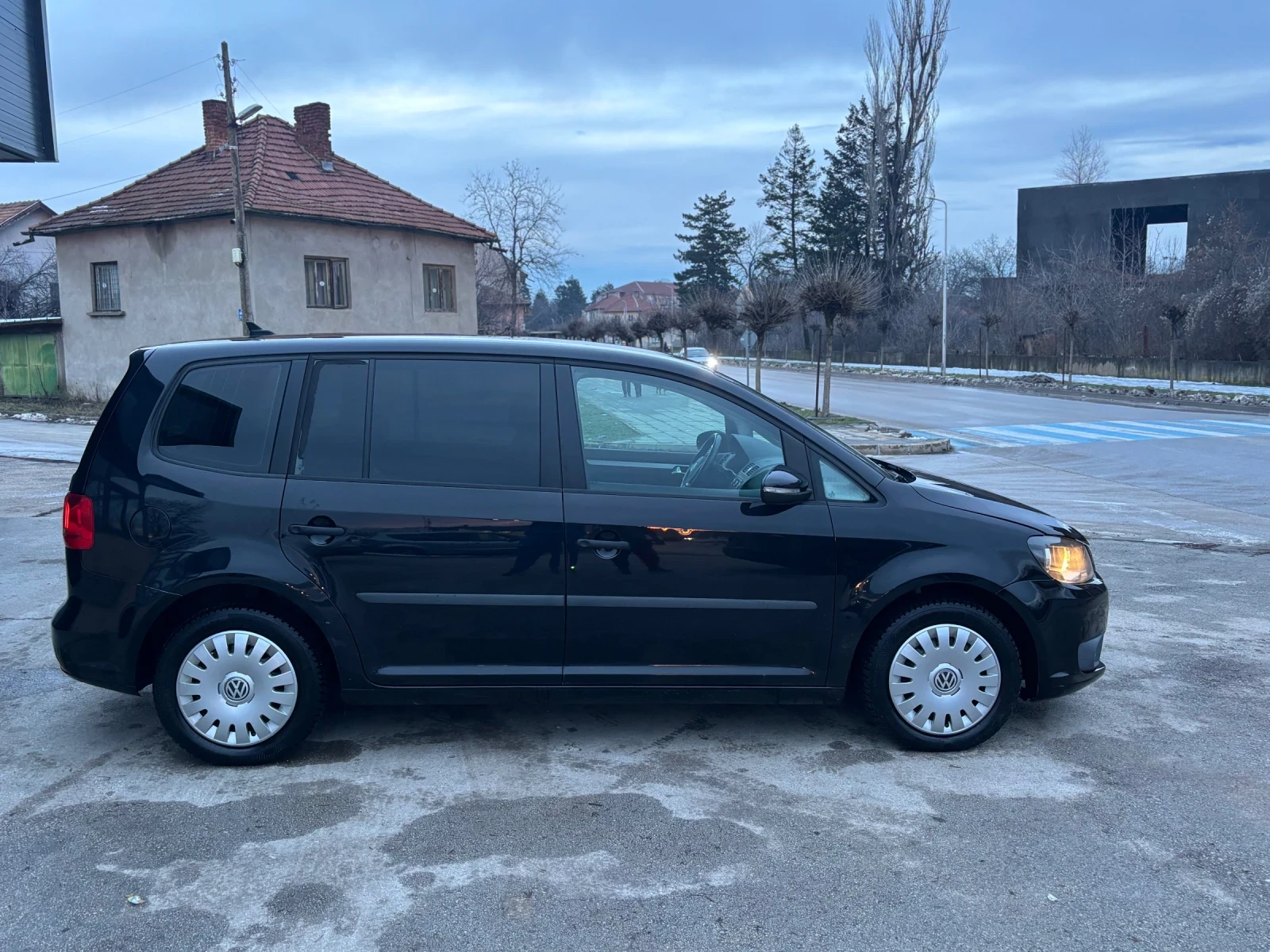 VW Touran 1.6TDI 105hp 2013 6 скорости  - изображение 7