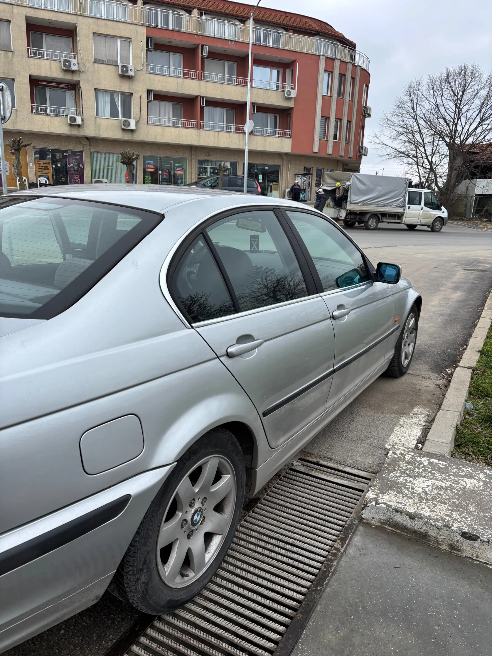 BMW 320, снимка 2 - Автомобили и джипове - 54177851