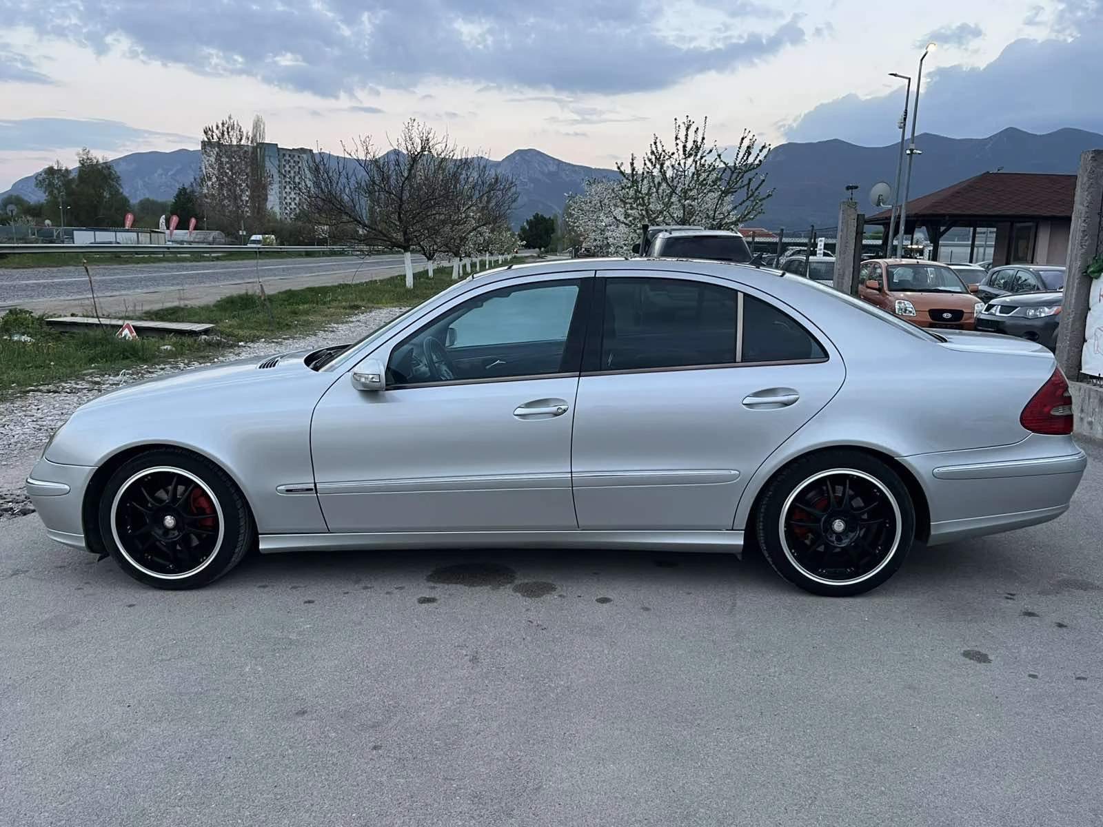 Mercedes-Benz E 270 2.7CDI 177кс AVANTGARDE КСЕНОН ПАНОРАМА, снимка 6 - Автомобили и джипове - 54240973