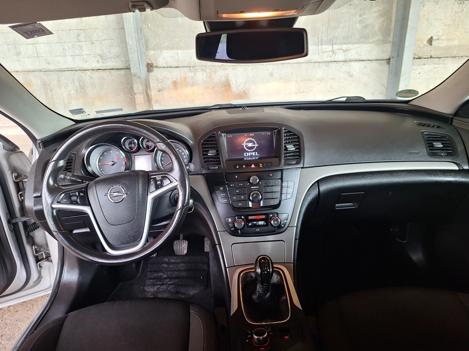 Opel Insignia, снимка 8 - Автомобили и джипове - 54466365