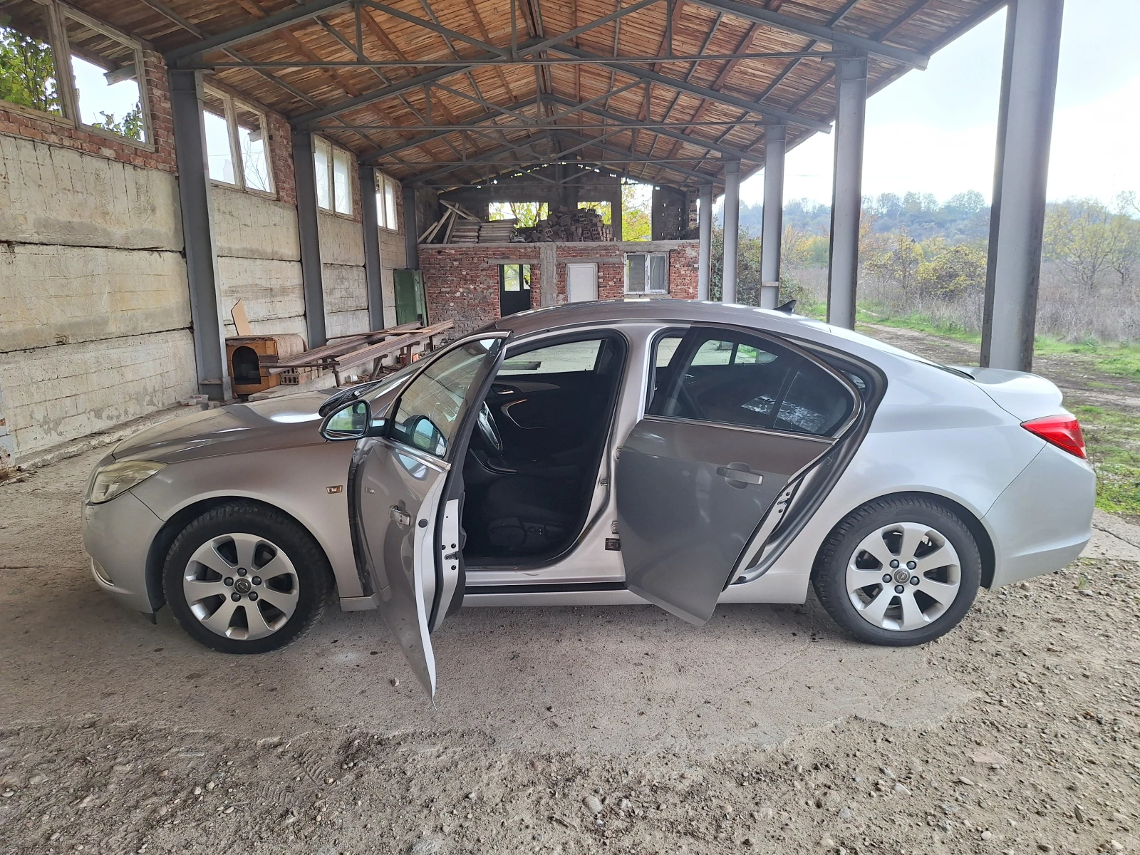 Opel Insignia, снимка 11 - Автомобили и джипове - 54466365