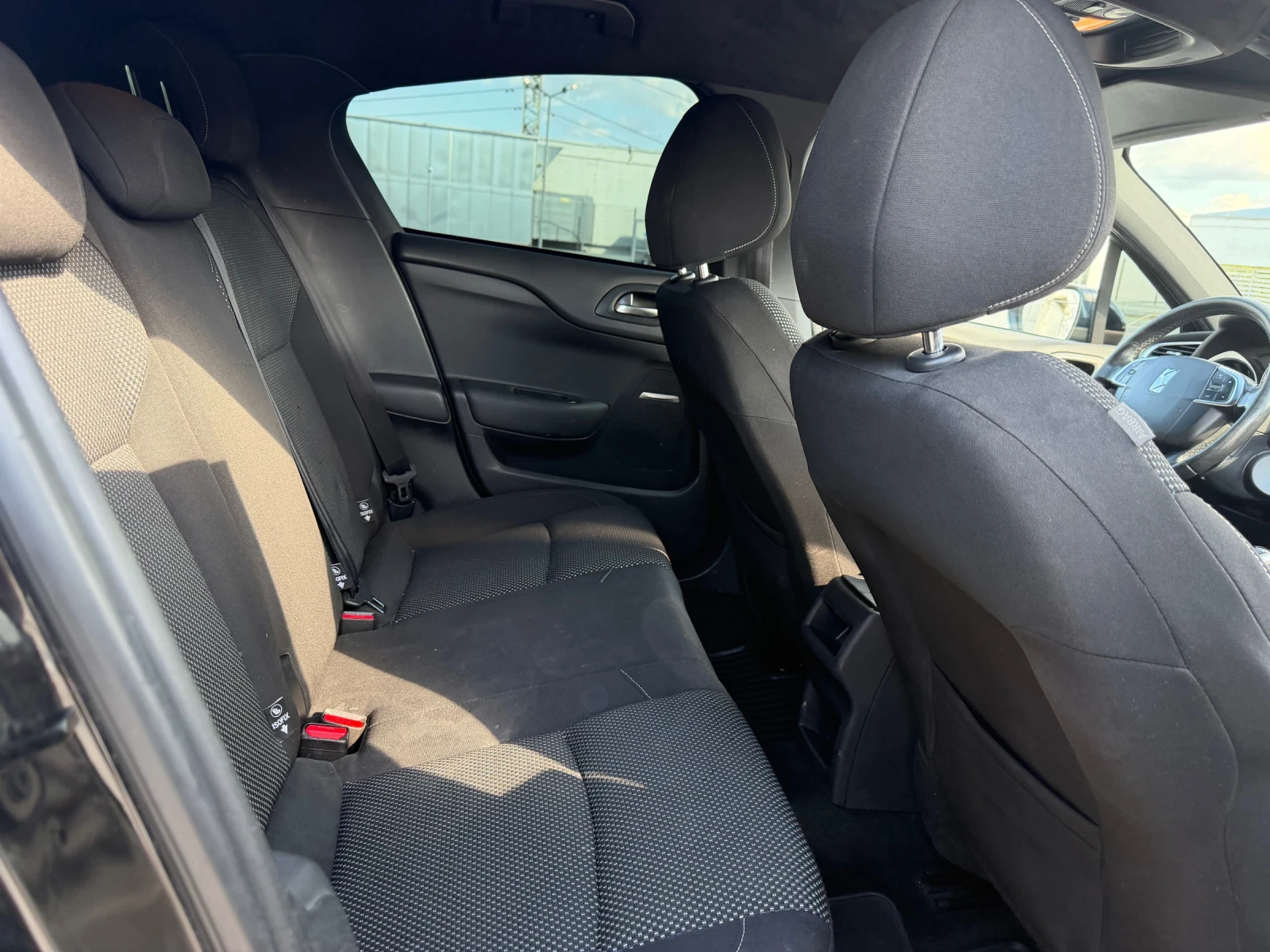 Citroen DS4 Bluehdi, снимка 11 - Автомобили и джипове - 54744173