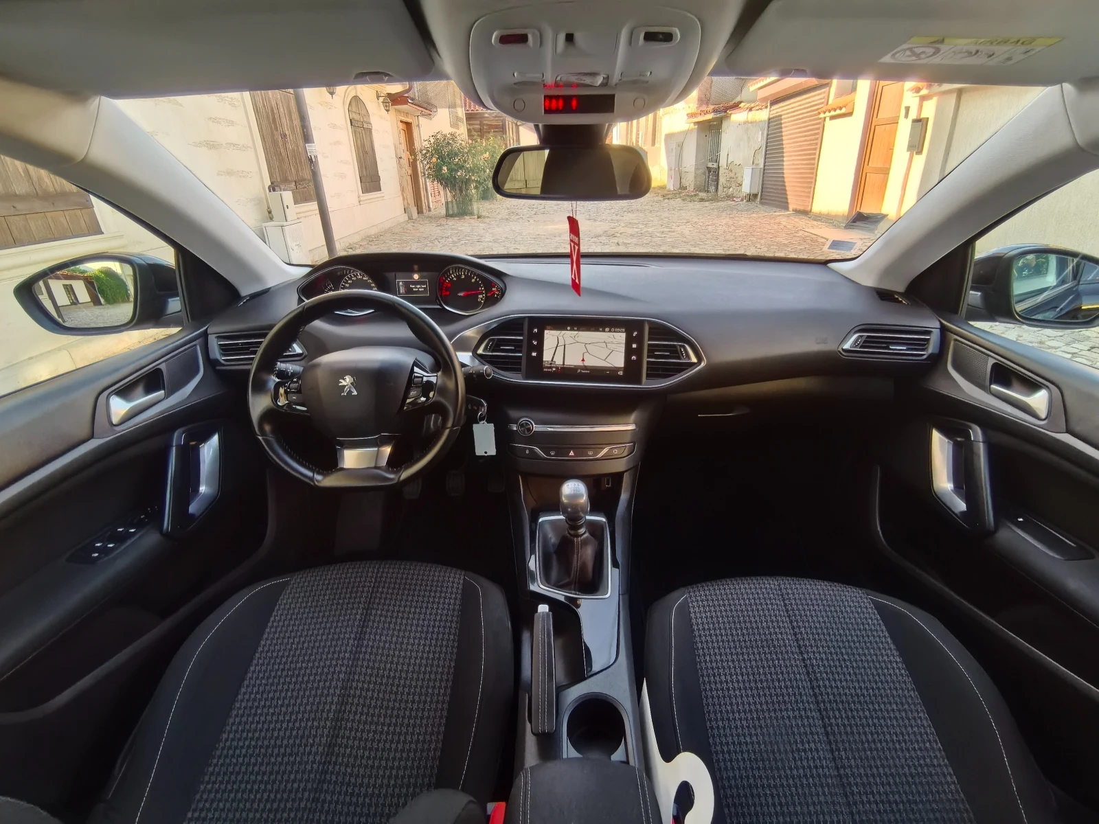 Peugeot 308 1.5BlueHDI 131kc , снимка 7 - Автомобили и джипове - 55494147