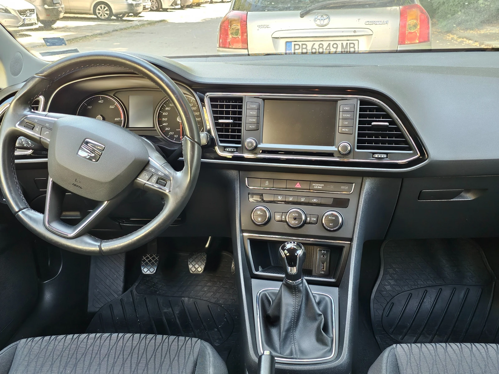 Seat Leon, снимка 4 - Автомобили и джипове - 55671308