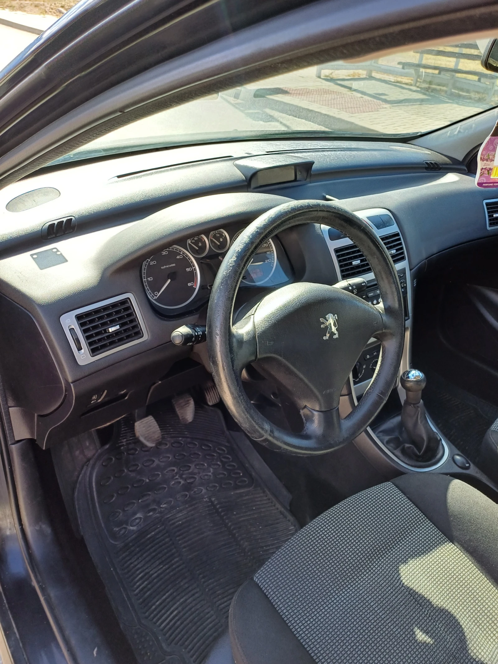Peugeot 307 1, 6 HDI, снимка 10 - Автомобили и джипове - 56246383