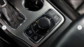 Jeep Grand cherokee OVERLAND* 3.6* V6* 8ZF* ПОДГРЕВ* ОБДУХВАНЕ* ДИСТРО - 16581 € / 32429.62 лв. - 74759942 12