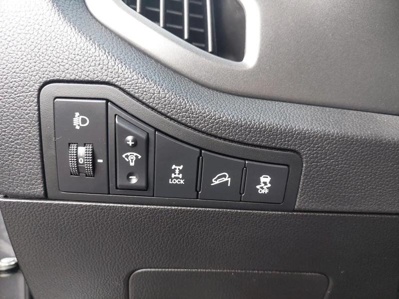 Kia Sportage 2, 0D 136ps 4x4 КОЖА , снимка 13 - Автомобили и джипове - 49621399