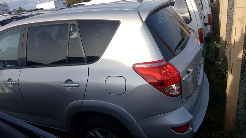 Toyota Rav4 2.2/177кс, снимка 4 - Автомобили и джипове - 52655816