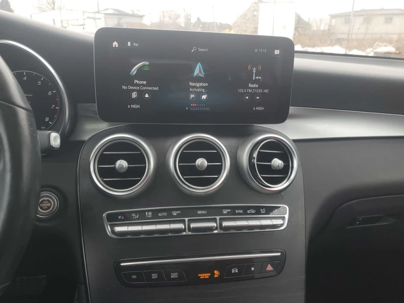 Mercedes-Benz GLC 300  4MATIC SUV * CARFAX * БЕЗ ПЪРВОНАЧАЛНА ВНОСК, снимка 9 - Автомобили и джипове - 52901245