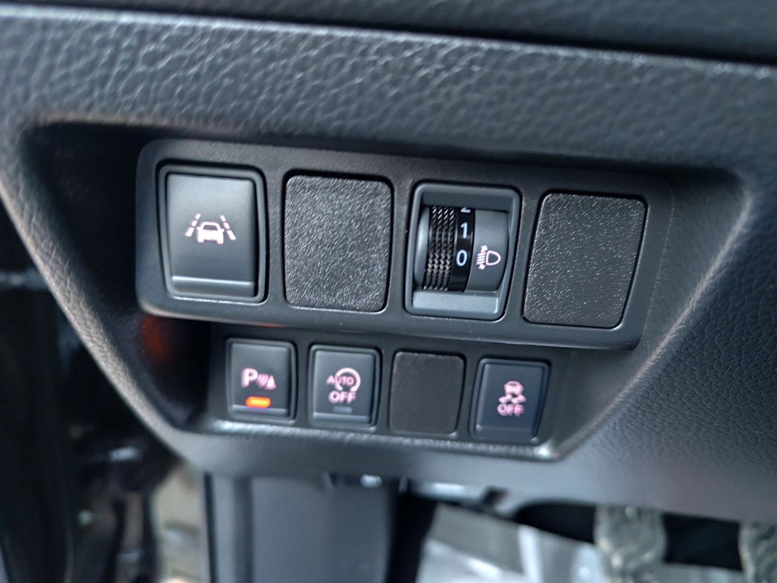 Nissan Qashqai 1.2i* LED* NAVI* 360-КАМЕРА* ПАНОРАМА*  - изображение 8