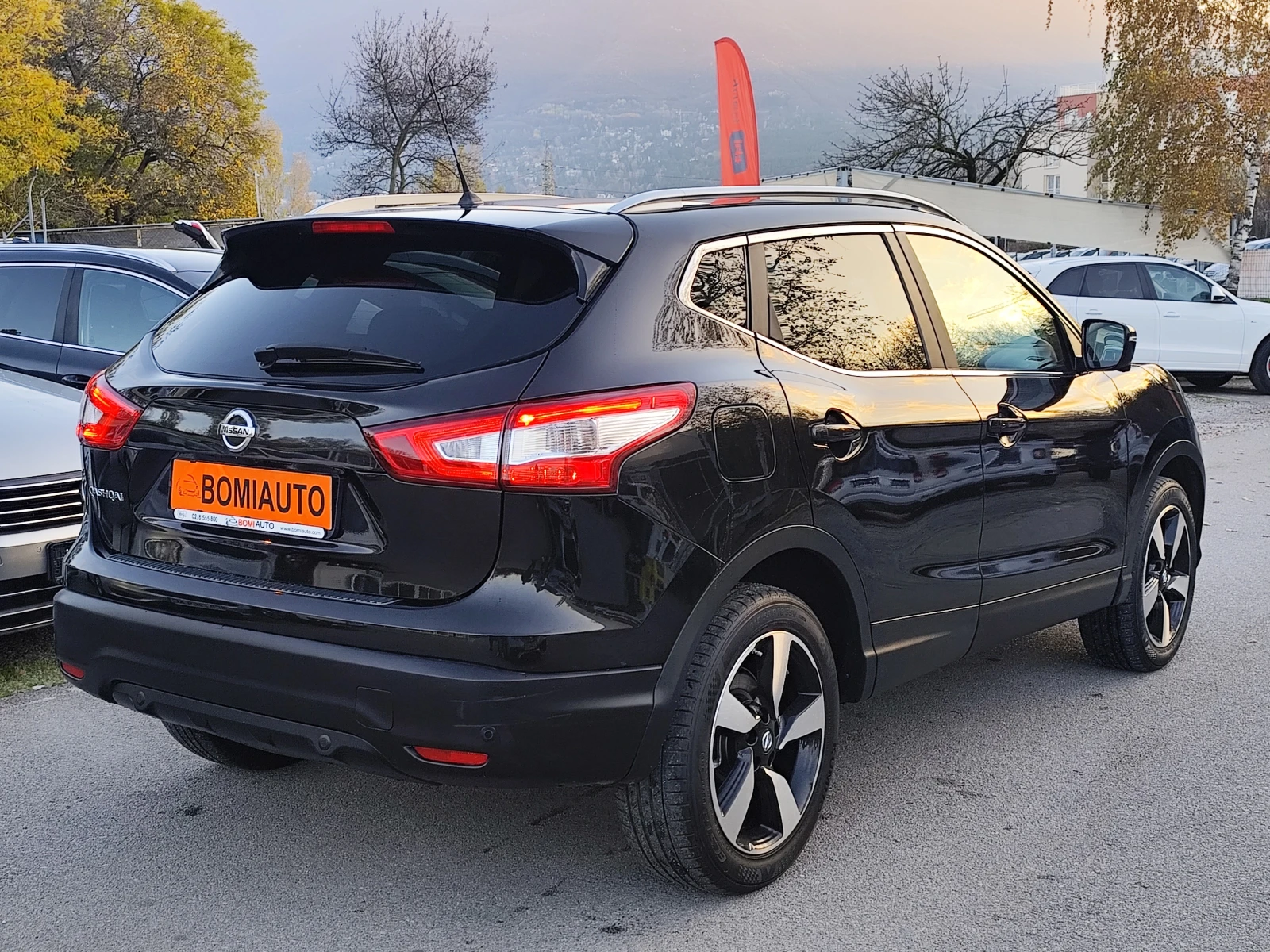 Nissan Qashqai 1.2i* LED* NAVI* 360-КАМЕРА* ПАНОРАМА*  - изображение 3
