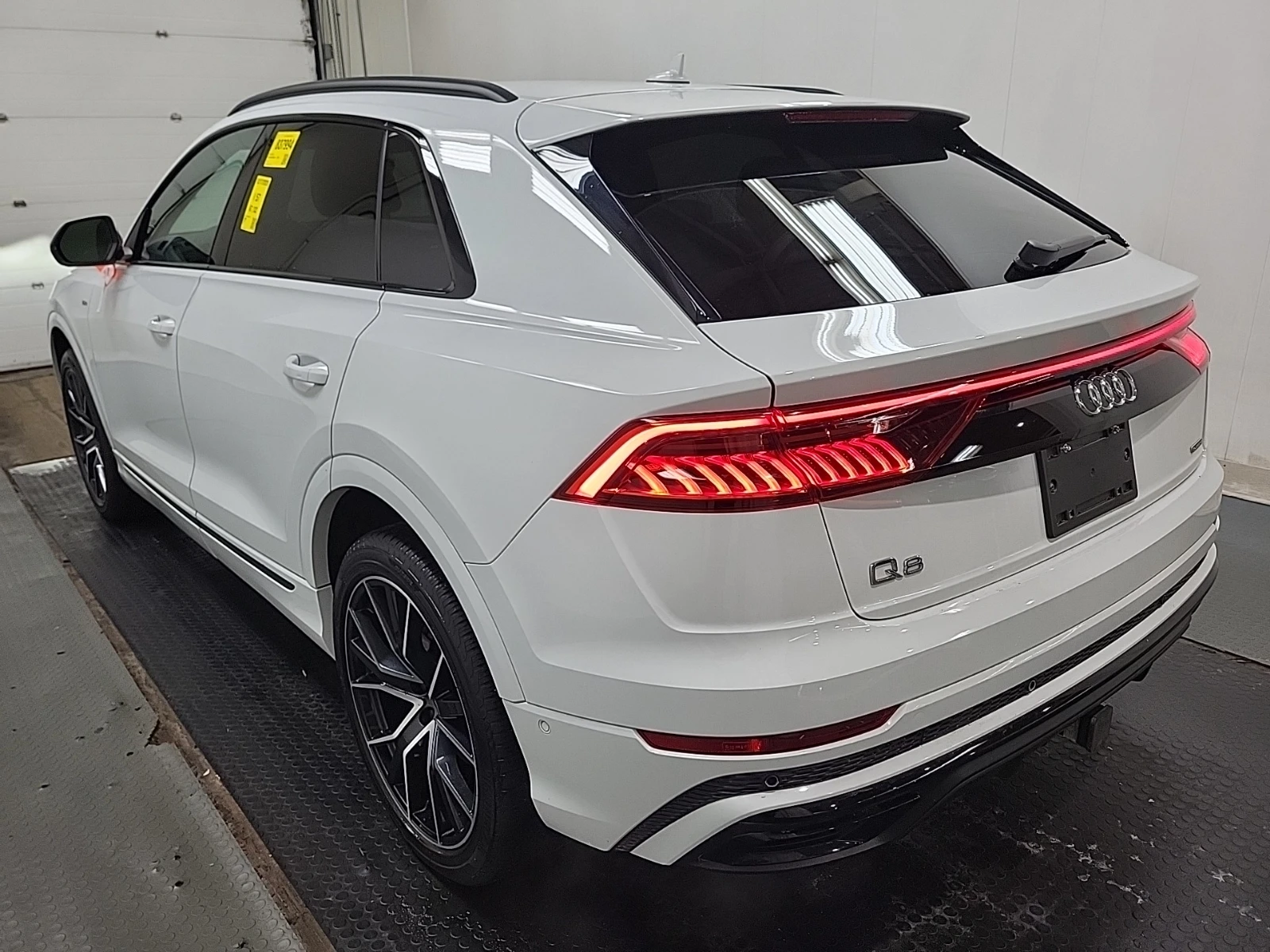 Audi Q8 55TFSI PROGRESSIV * Carfax * ����� �� ����������� | Mobile.bg � ����������� 4