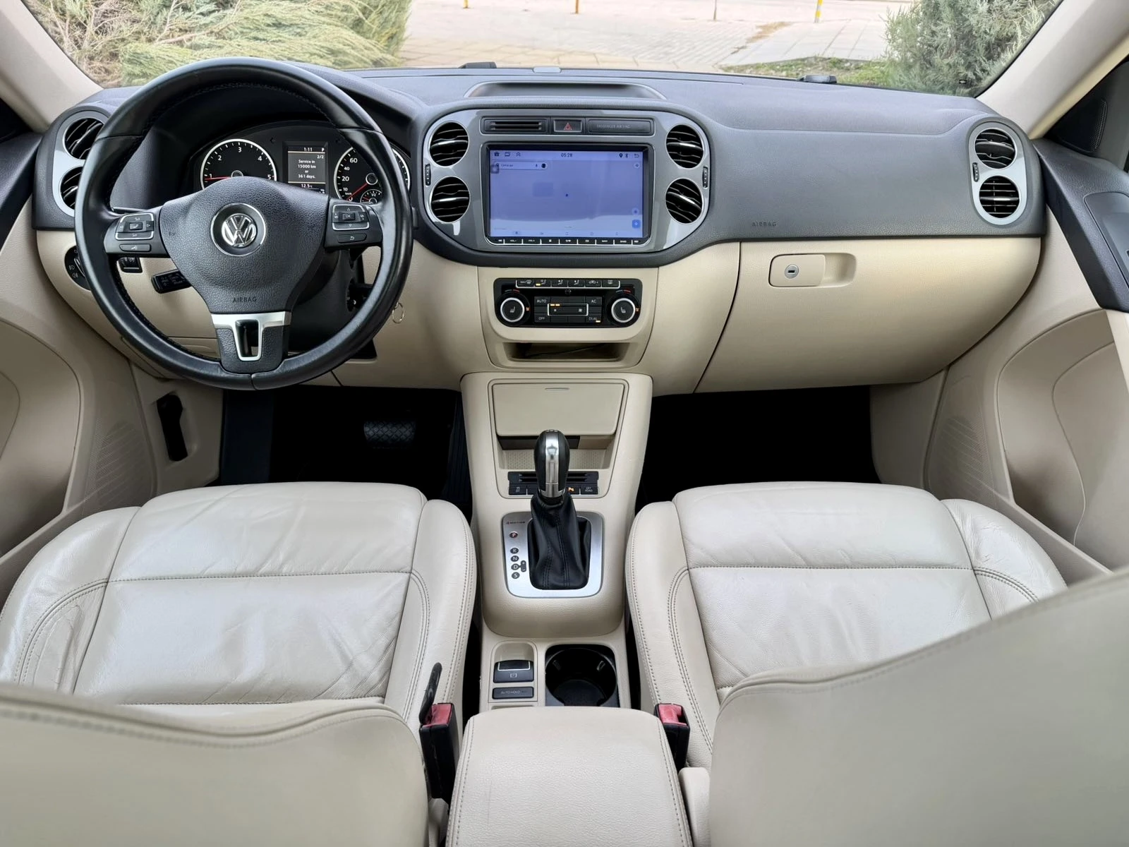 VW Tiguan Highline* Facelift* DSG* 4Motion* LED* , снимка 14 - Автомобили и джипове - 53941396