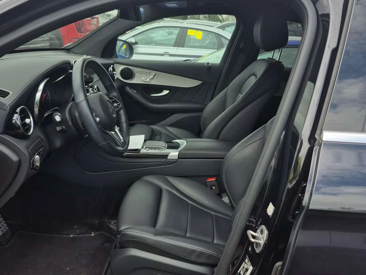 Mercedes-Benz GLC 300 ПАМЕТ| ПАНОРАМА| 2 КЛЮЧА| , снимка 8 - Автомобили и джипове - 54341363