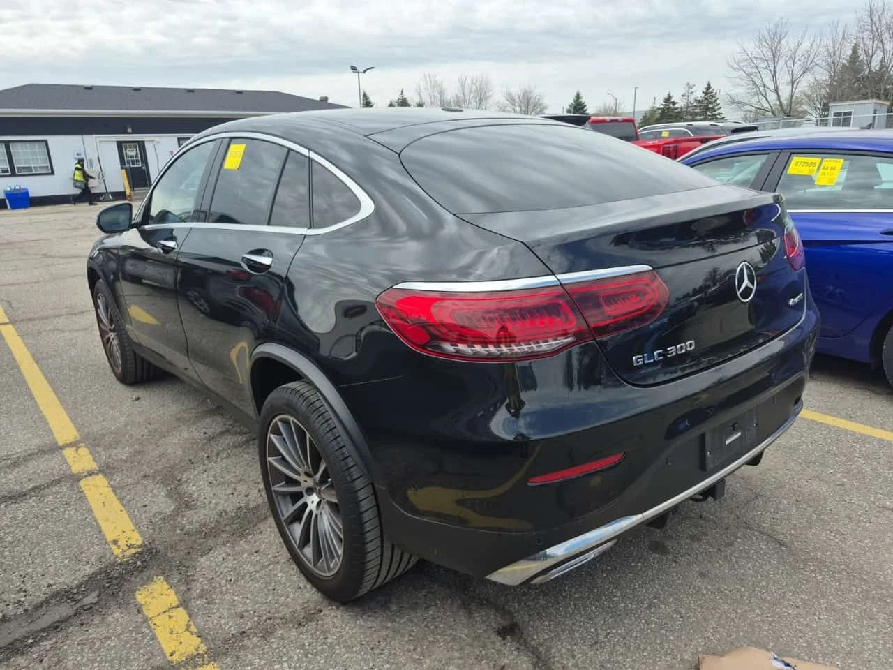 Mercedes-Benz GLC 300 ПАМЕТ| ПАНОРАМА| 2 КЛЮЧА| , снимка 4 - Автомобили и джипове - 54341363