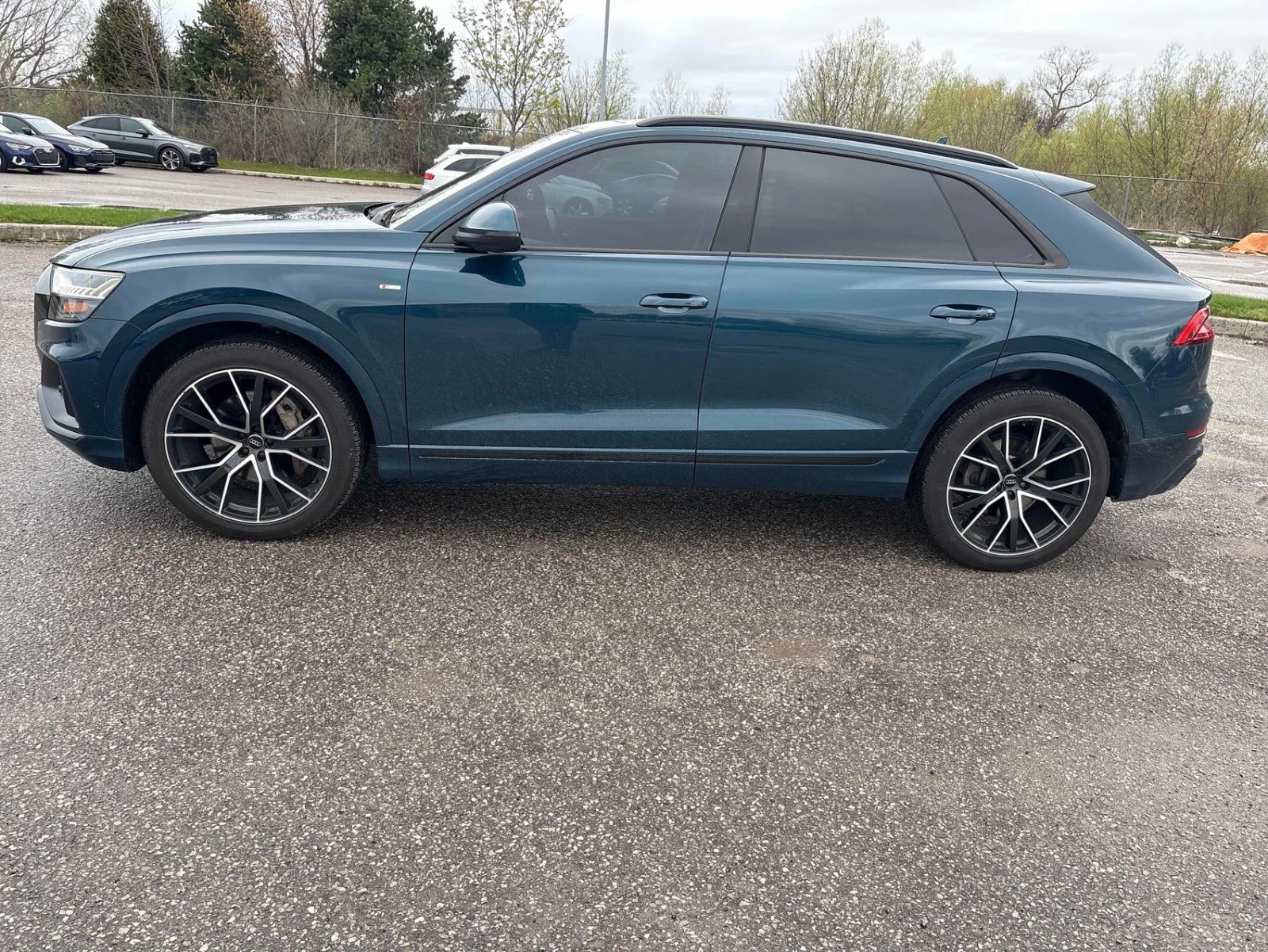 Audi Q8 PANO* ОБДУХ* KEYLESS* М.ТОЧКА* 360, снимка 2 - Автомобили и джипове - 54417510