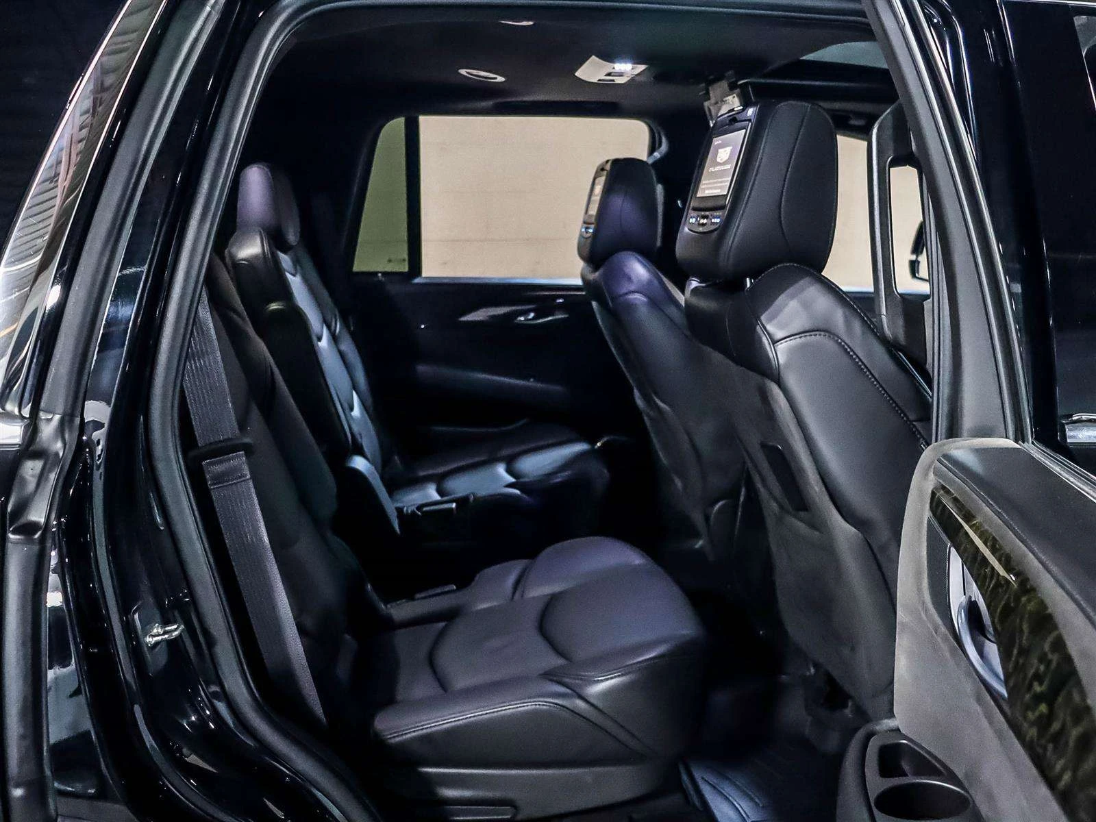 Cadillac Escalade Platinum, 4x4, КОЖА, ЦЕНА ДО БГ, снимка 14 - Автомобили и джипове - 54873017