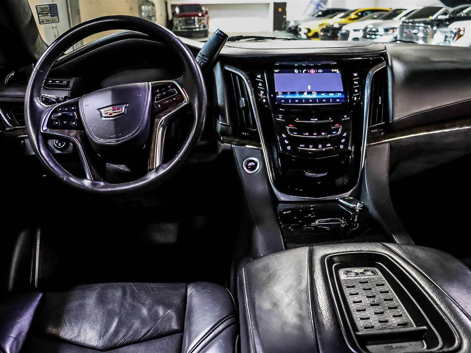 Cadillac Escalade Platinum, 4x4, КОЖА, ЦЕНА ДО БГ, снимка 8 - Автомобили и джипове - 54873017