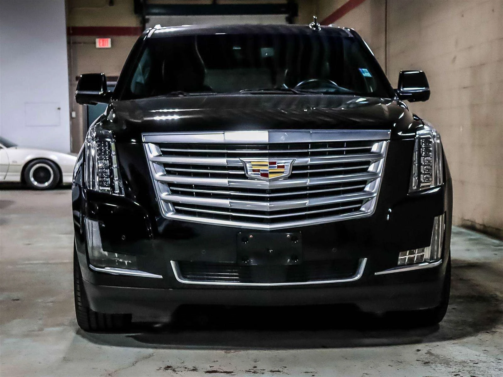 Cadillac Escalade Platinum, 4x4, КОЖА, ЦЕНА ДО БГ, снимка 2 - Автомобили и джипове - 54873017