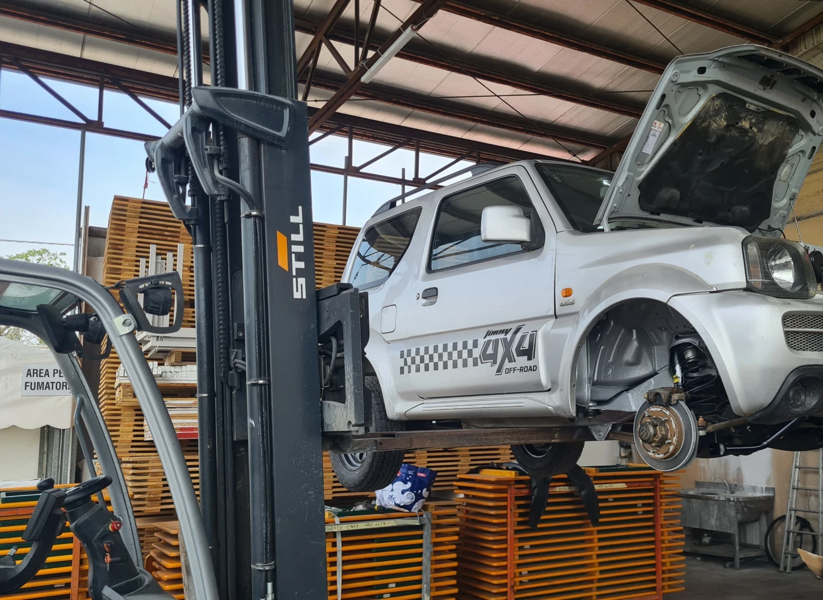 Suzuki Jimny, снимка 7 - Автомобили и джипове - 56056577