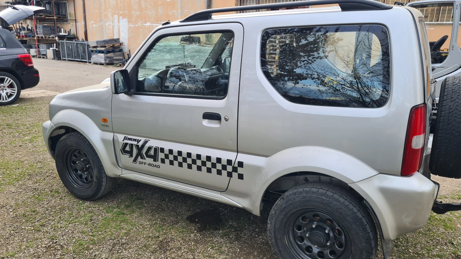 Suzuki Jimny, снимка 4 - Автомобили и джипове - 56056577