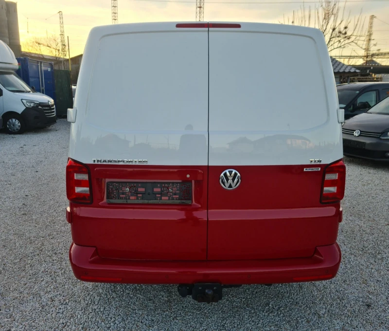 VW Transporter 2.0 TDI / мултимедия / теглич , снимка 6 - Бусове и автобуси - 52581376
