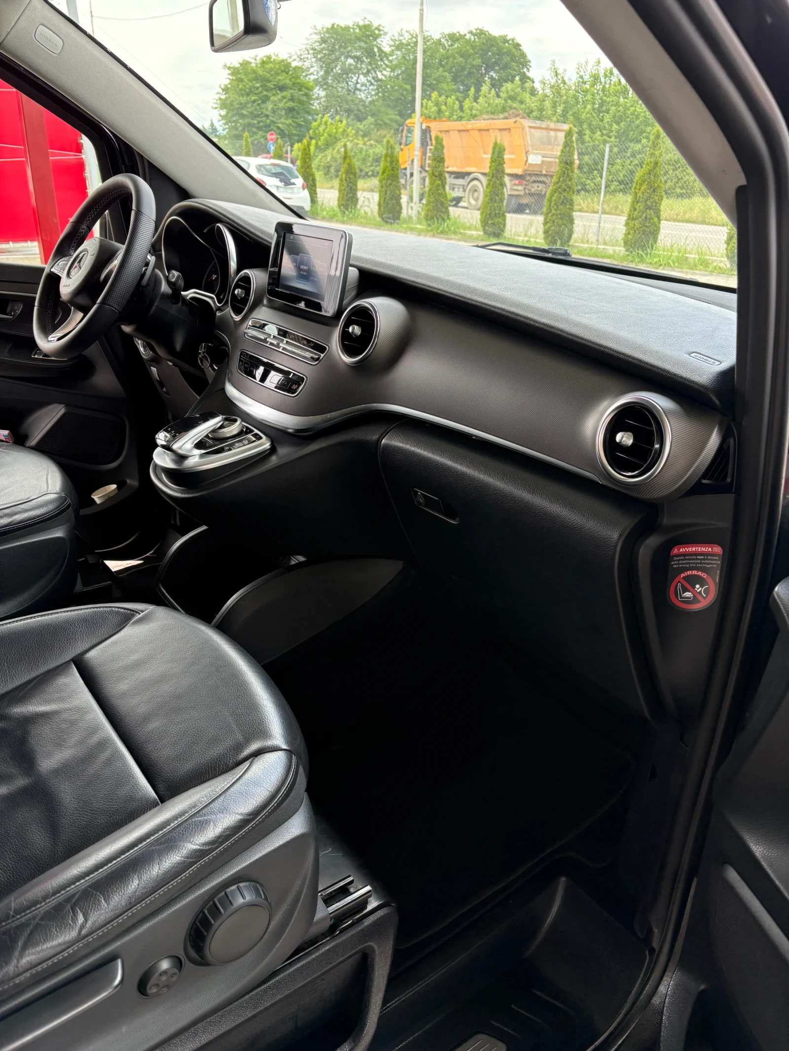 Mercedes-Benz V 220 Extra long camera , снимка 9 - Бусове и автобуси - 55041260