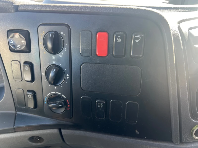 Mercedes-Benz Atego 1222 EURO5 , 7, 30м , КЛИМА , ПАДАЩ Б, снимка 11 - Камиони - 52051716