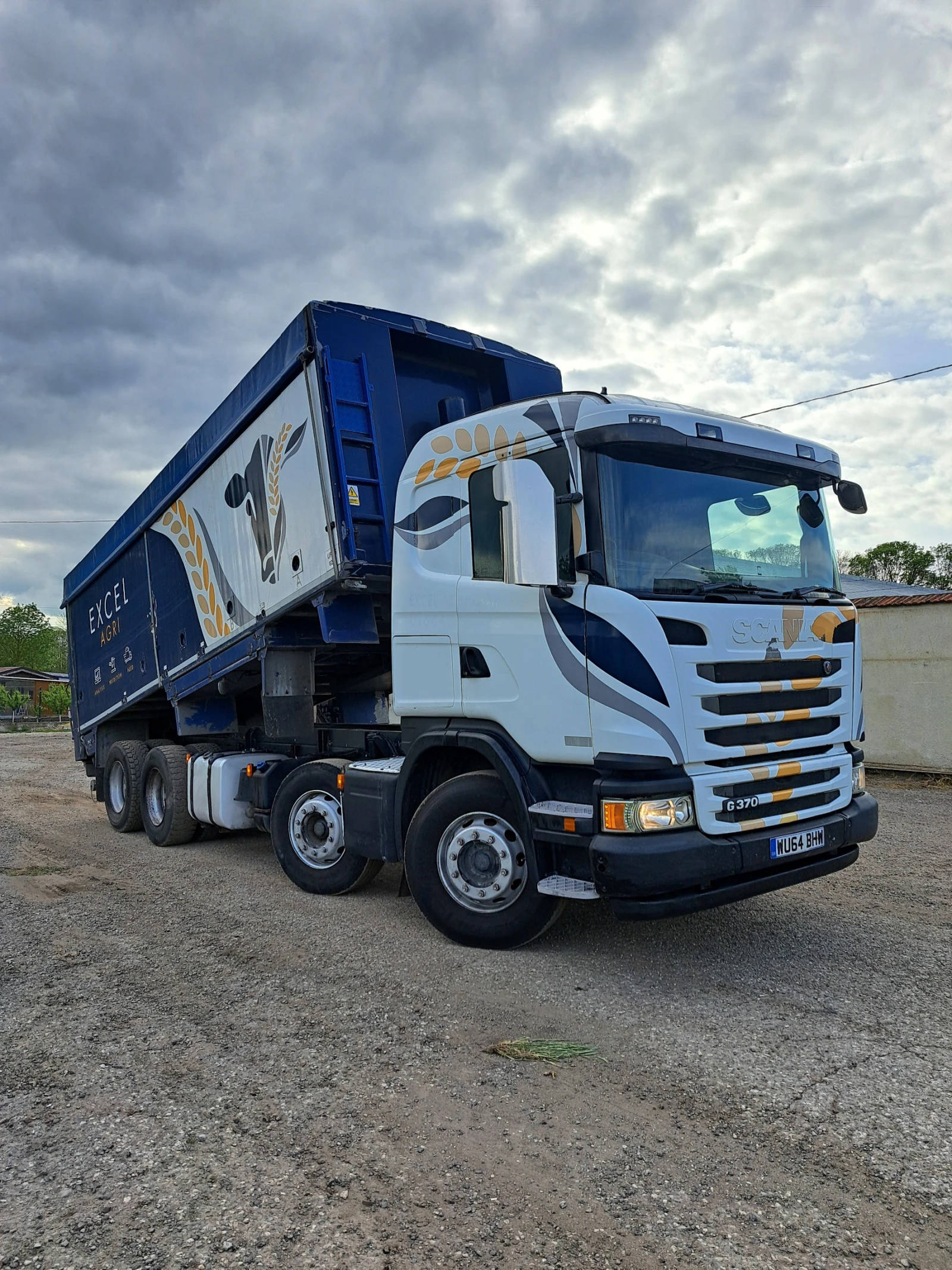 Scania G 370 8x4-самосвал/зърновоз