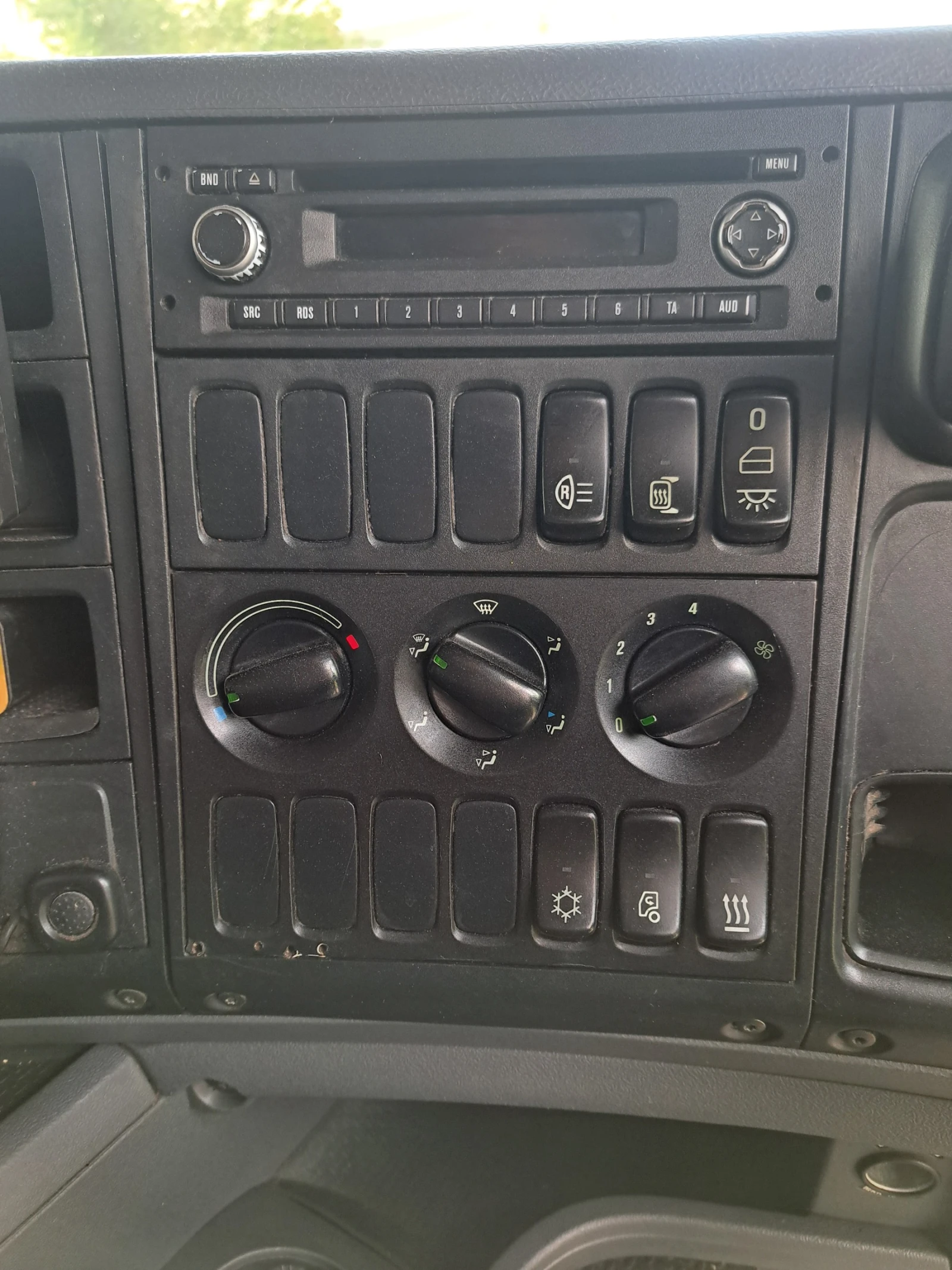 Scania G 370 8x4-самосвал/зърновоз, снимка 7 - Камиони - 54556290