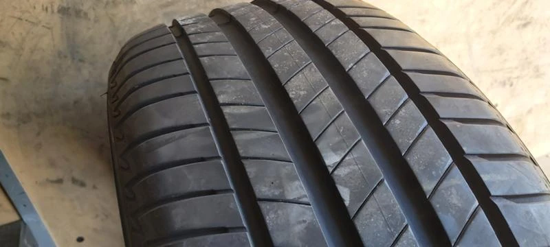 Гуми Летни 245/45R18, снимка 2 - Гуми и джанти - 33173427