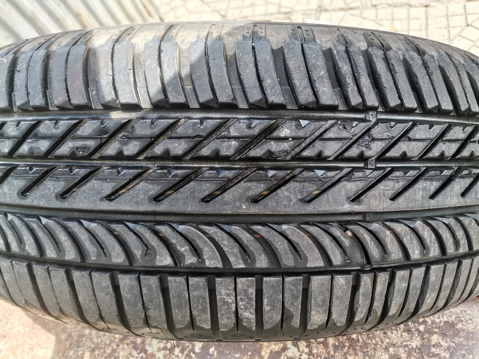 Гуми Летни 235/65R17, снимка 8 - Гуми и джанти - 54769365