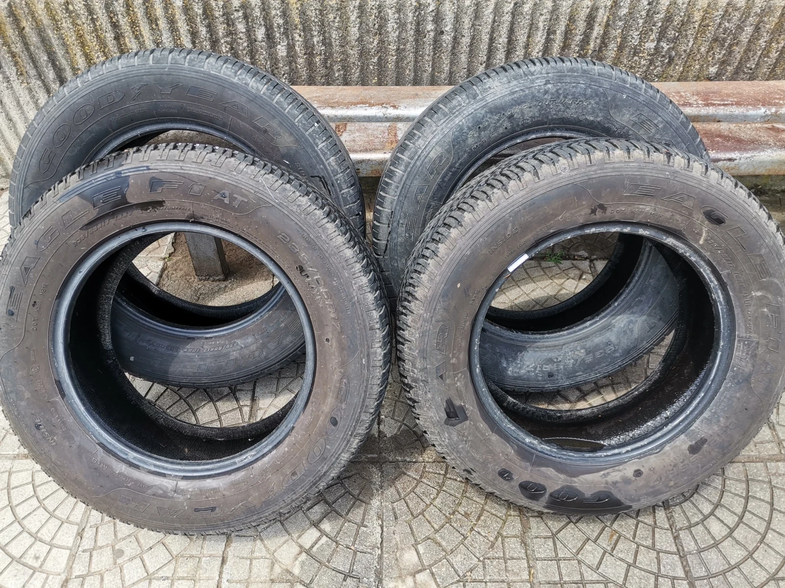 Гуми Летни 235/65R17, снимка 6 - Гуми и джанти - 54769365
