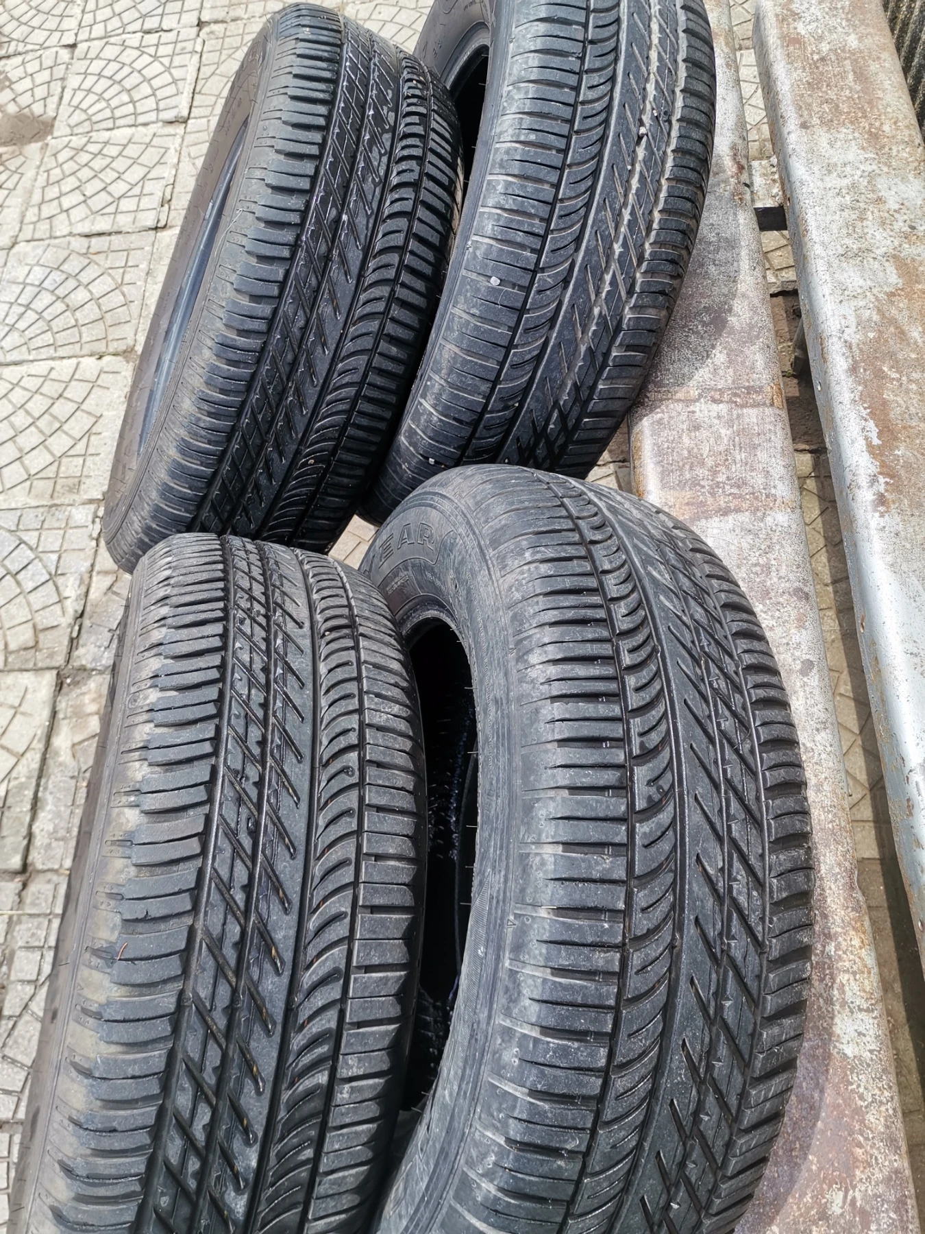 Гуми Летни 235/65R17, снимка 7 - Гуми и джанти - 54769365