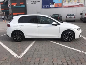 VW Golf 8 2.0TDI 150hp DSG КАТО НОВ, снимка 3