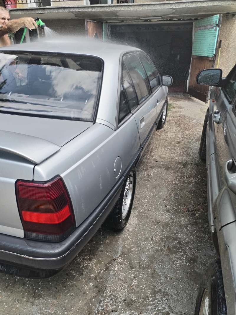 Opel Omega 2000  бензин, снимка 4 - Автомобили и джипове - 46670333