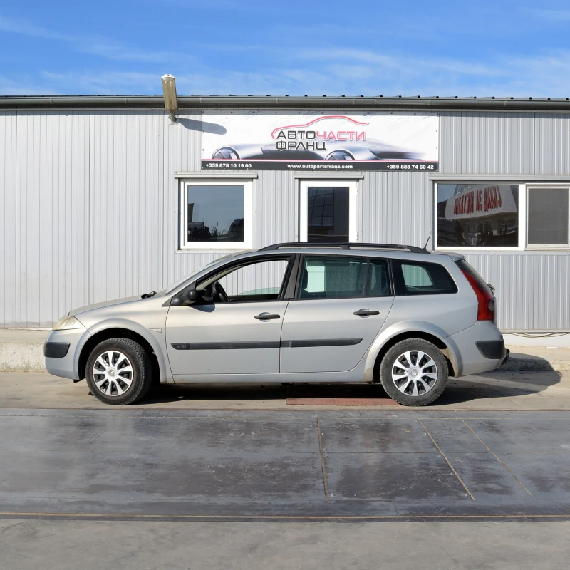 Renault Megane 1.5 DCI, снимка 3 - Автомобили и джипове - 47889861