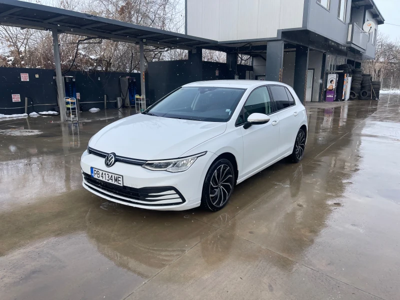 VW Golf 8 2.0TDI 150hp DSG РЕГИСТРИРАН ОБСЛУЖЕН КАТО НОВ, снимка 1 - Автомобили и джипове - 48553074